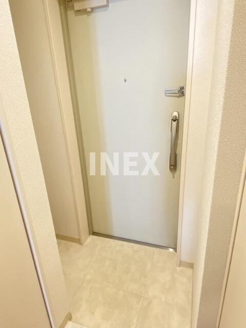 横浜市保土ケ谷区宮田町１丁目の賃貸マンションの玄関