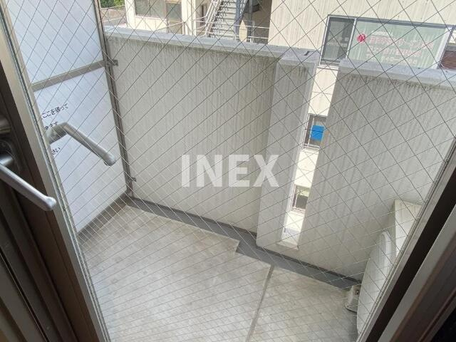 横浜市保土ケ谷区宮田町１丁目の賃貸マンションのバルコニー