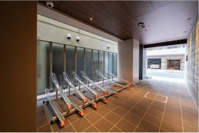 ラヴィータ新御徒町の駐車場