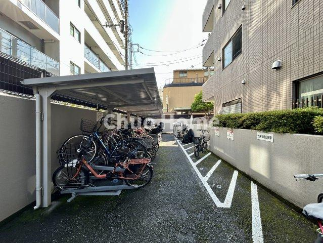 コスモ向島の駐輪場|【自転車置き場】最新の空き状況や費用などの詳細は担当スタッフまでお問い合わせください。