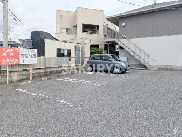 オランジェの駐車場