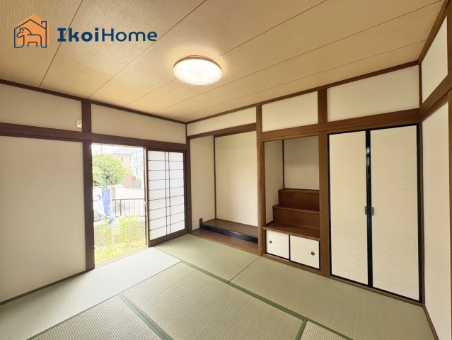 神戸市西区宮下２丁目　中古戸建の内装|【ホームページに現地動画掲載中】●年中無休：当日予約可●和室6帖です。大きな押入れも魅力です。