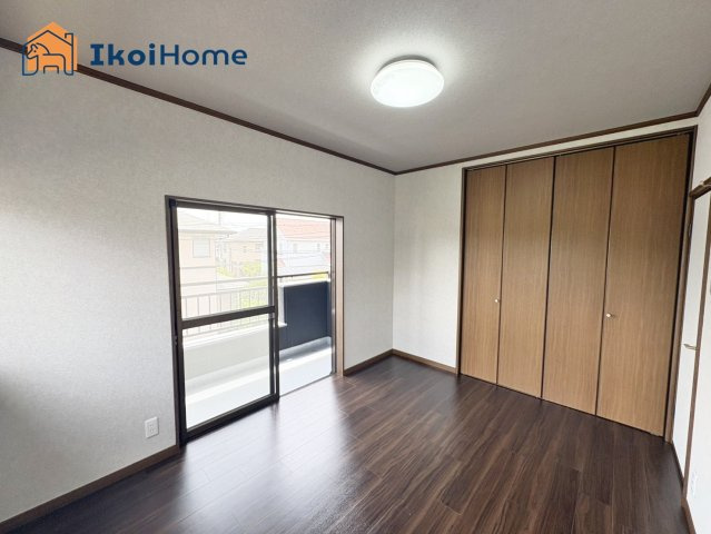 神戸市西区宮下２丁目　中古戸建の子供部屋|【ホームページに現地動画掲載中】●年中無休：当日予約可●こちらの洋室からバルコニーに出ていただけます