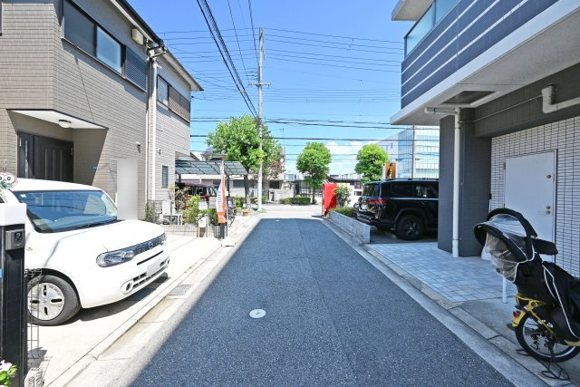 尼崎市長洲中通2丁目中古戸建│3LDK＋駐車1台可の前面道路含む現地写真|前面道路は東側4.2ｍ私道です。
