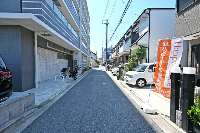 尼崎市長洲中通2丁目中古戸建│3LDK＋駐車1台可の前面道路含む現地写真|前面道路は東側4.2ｍ私道です。
