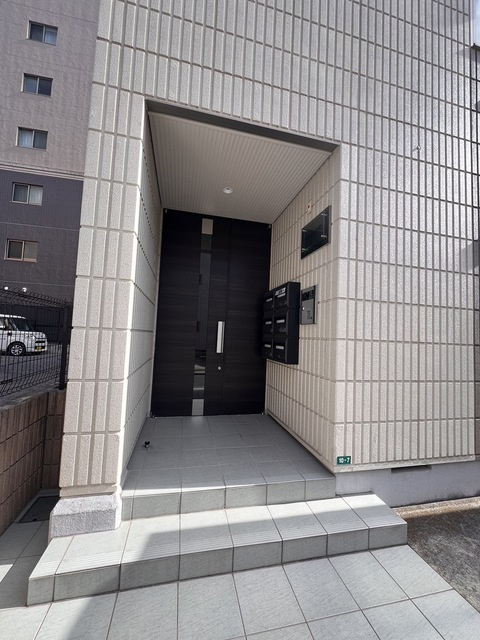 ファミール仲町のエントランス
