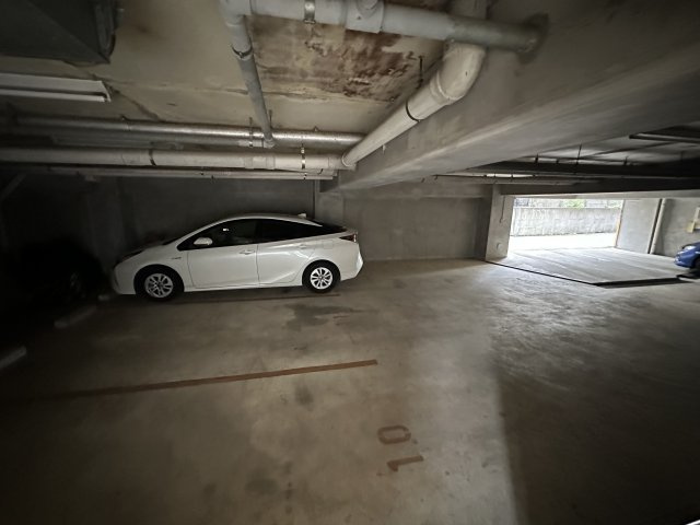 レフォール登戸の駐車場