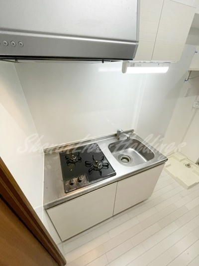 茅ヶ崎市幸町の賃貸マンションのキッチン|2口ガスコンロのカウンターキッチン♪