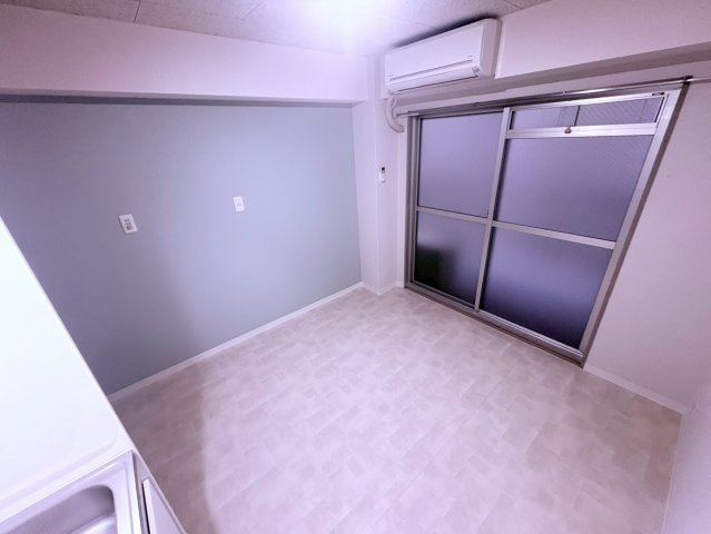 銀玉ハイツの洋室
