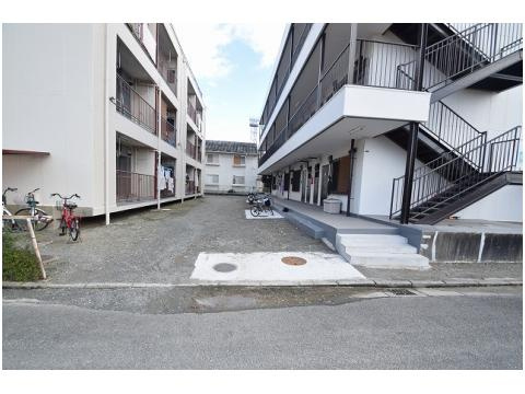 森田マンションのエントランス
