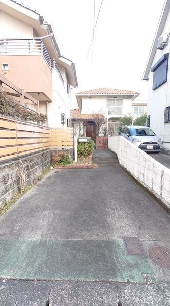 CASA TAKABARIDAIの駐車場