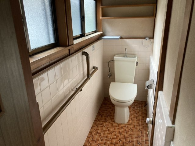 本町三丁目売り住宅のトイレ