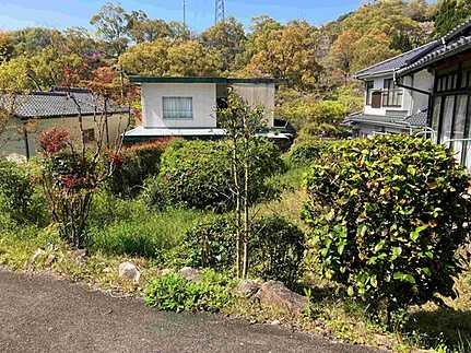 西区三滝本町２丁目の庭