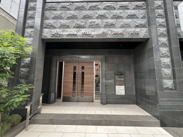 プレサンス久屋大通公園セラフィのエントランス