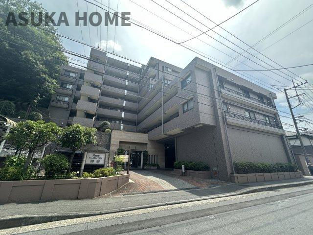 日神パレステージ鴨居の外観|鴨居駅から徒歩9分の立地が魅力的なマンションです。ららぽーと横浜など商業施設が充実◎