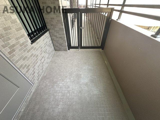 日神パレステージ鴨居のその他|プライバシー性も確保される専用玄関ポーチ付きの住戸です。
