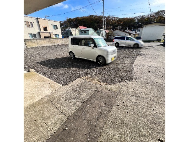 港南アパートメントの駐車場