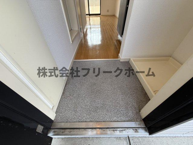 三鷹市井の頭２丁目のアパートの玄関