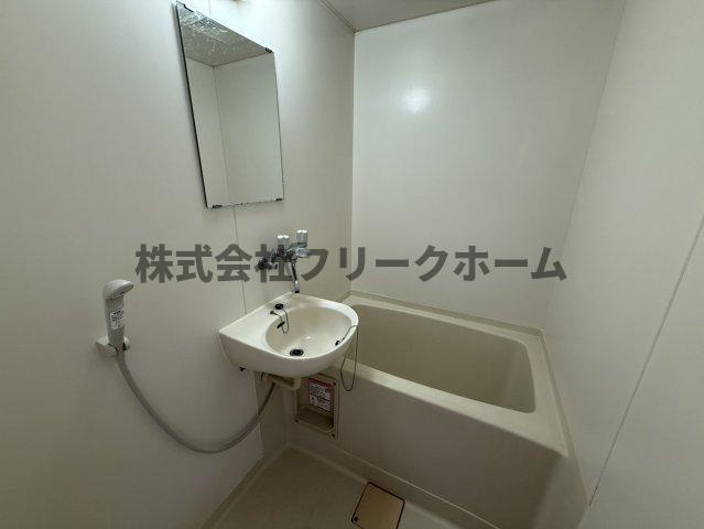 三鷹市井の頭２丁目のアパートの浴室