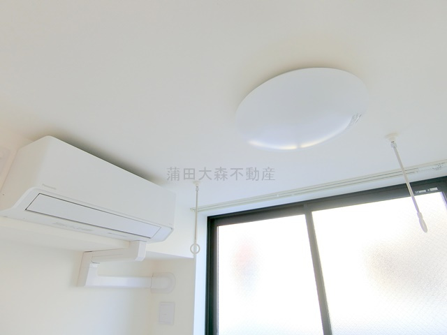 フラシア新蒲田の設備|エアコン　室内物干し金具
