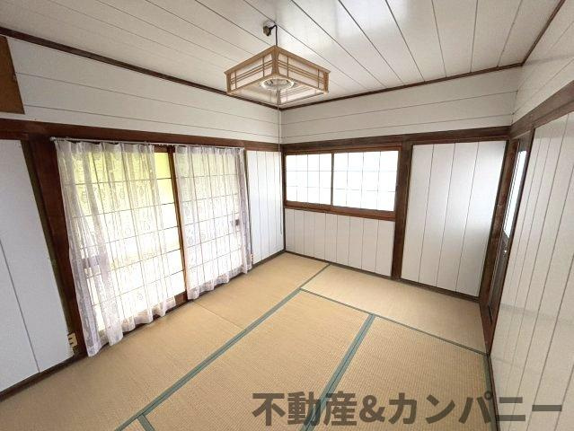 福角町の中古のおうち　松山市福角町中古戸建の和室|和室もあります