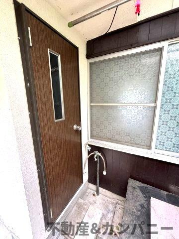 福角町の中古のおうち　松山市福角町中古戸建の玄関|玄関です