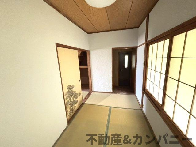 福角町の中古のおうち　松山市福角町中古戸建の和室|来客時にも便利な和室付き