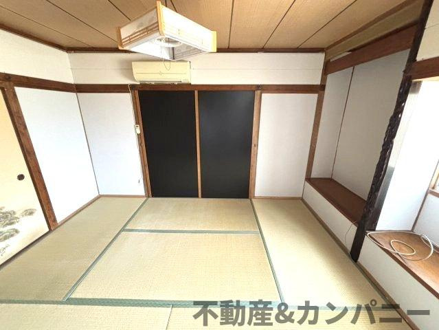 福角町の中古のおうち　松山市福角町中古戸建の和室|趣のある和室です