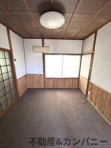 福角町の中古のおうち　松山市福角町中古戸建の洋室|ゆったりした洋室です