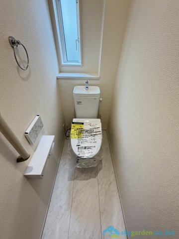 伊勢原市東大竹　新築戸建　全5棟2号棟のトイレ