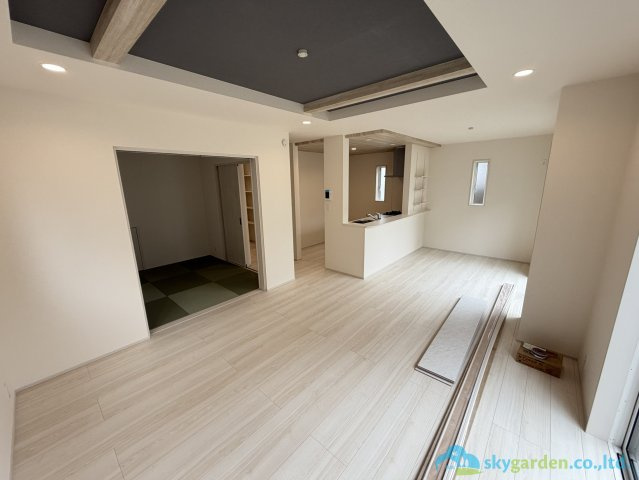伊勢原市東大竹　新築戸建　全5棟2号棟の居間・リビング