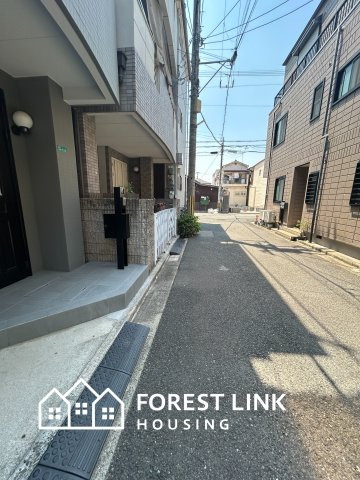 加美鞍作2　戸建の前面道路含む現地写真