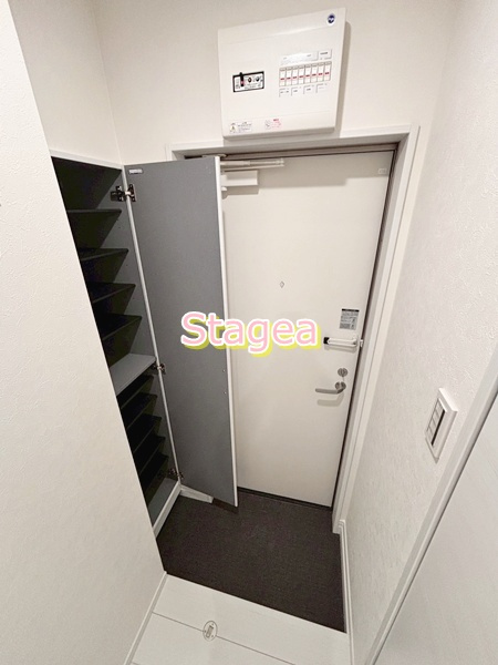 REGALEST　Smart日進の玄関
