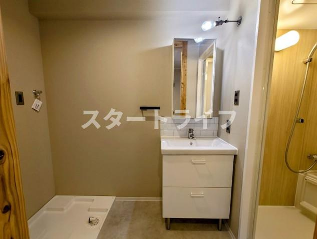大阪市淀川区東三国５丁目の賃貸マンションの洗面所