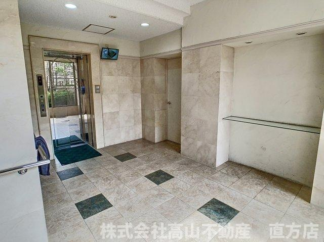 直方市大字山部の賃貸マンションのエントランス