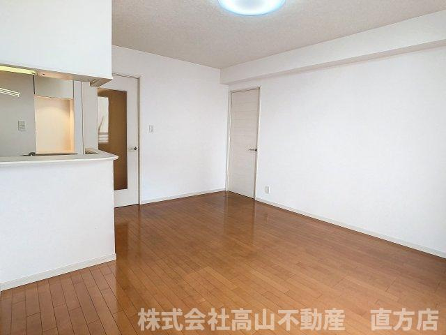 直方市大字山部の賃貸マンションの居間・リビング