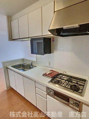 直方市大字山部の賃貸マンションのキッチン