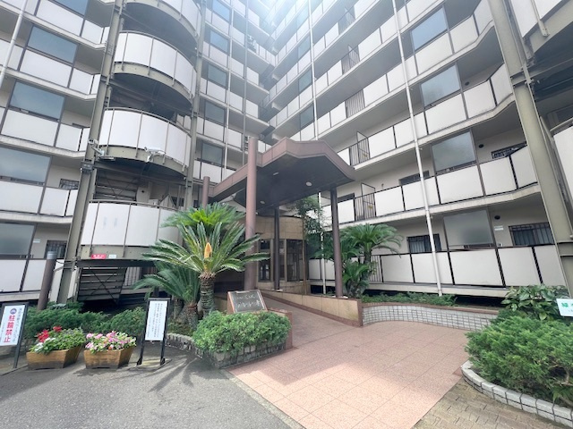 ◎茅ヶ崎市今宿　コスモ茅ヶ崎プレシオ　のエントランス|エントランスまでのアプローチ◇