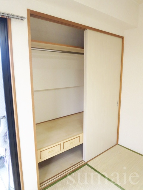 パレス内田２号館の収納|押入はハンガー掛けれる設備付いてます！