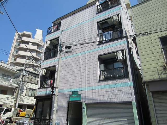 パレス内田２号館のロビー|とっても明るい居室空間です。