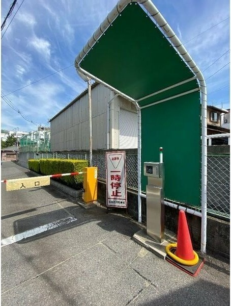 サンヒルズ松和花壇の駐車場