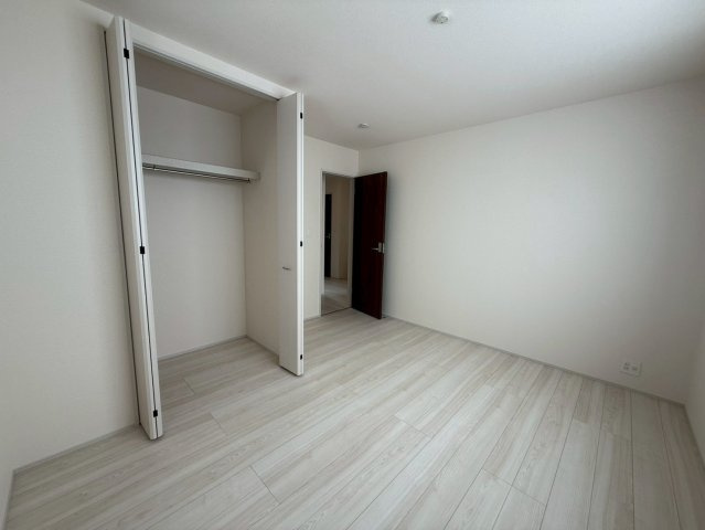 ■■与那原町与那原-4号棟（全4棟）の洋室|落ち着いた色調の洋室です