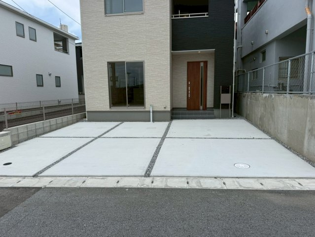 ■■与那原町与那原-4号棟（全4棟）の駐車場|駐車場に車を止められます