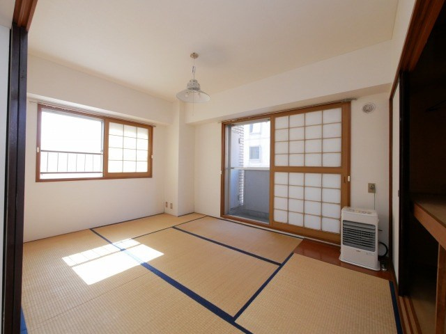 【寝室】リベルティ大通 