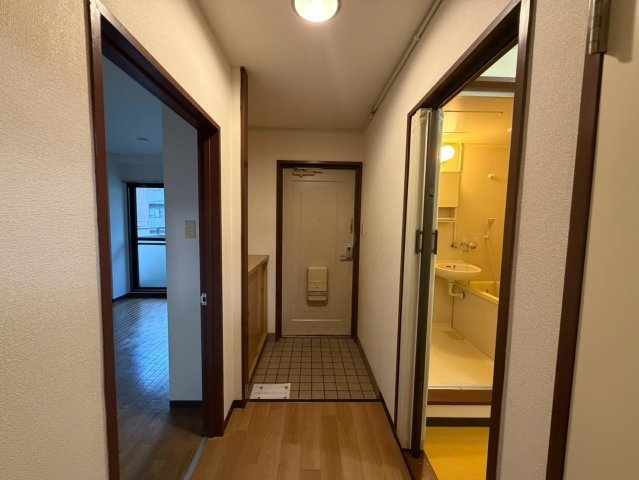 鎗田ビルの玄関