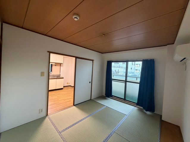鎗田ビルの和室
