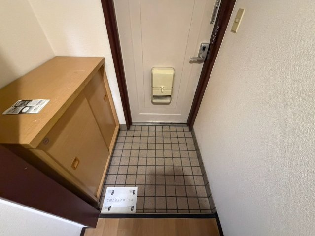 鎗田ビルの玄関
