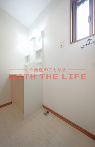エスカレント姫方【キャッシュバック対象物件】の洗面所|ゆったりとスペースのある洗面所