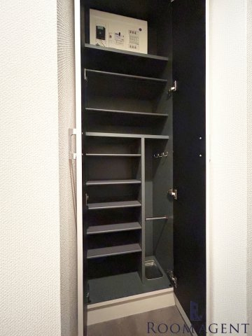 プレサンスNAGOYA桜通ビッグビートの玄関