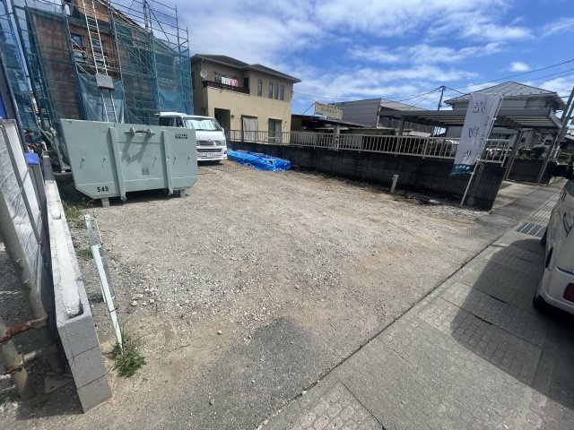 新築　佐波郡玉村町下新田3期　GRAFARE　2号棟の駐車場|現地写真　駐車スペースは並列2台+２台分可能です！

